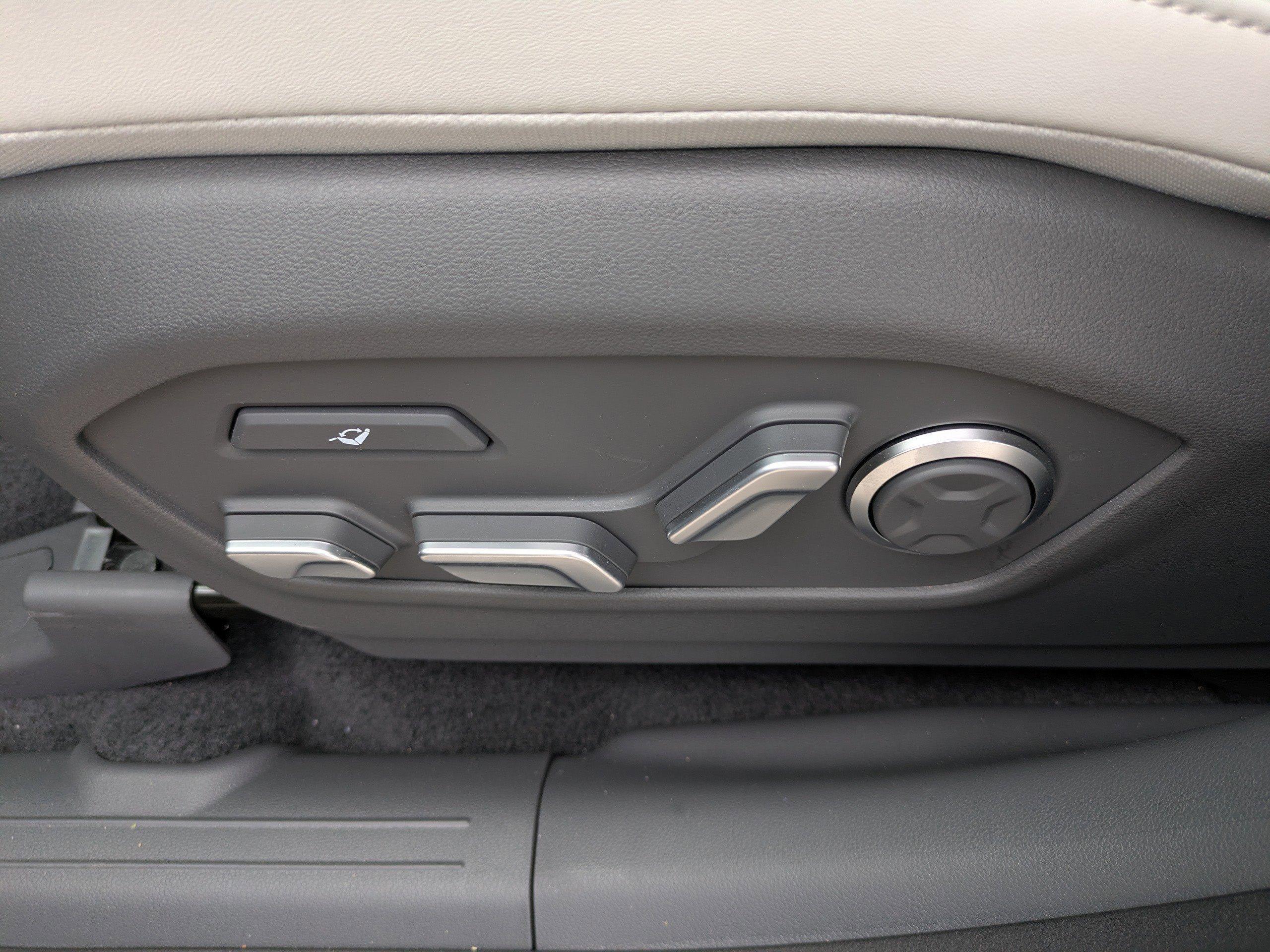 Hyundai Santa Fe Hybrid Calligraphy Front Wheel Drive Sport Utility - Thumbnail 17