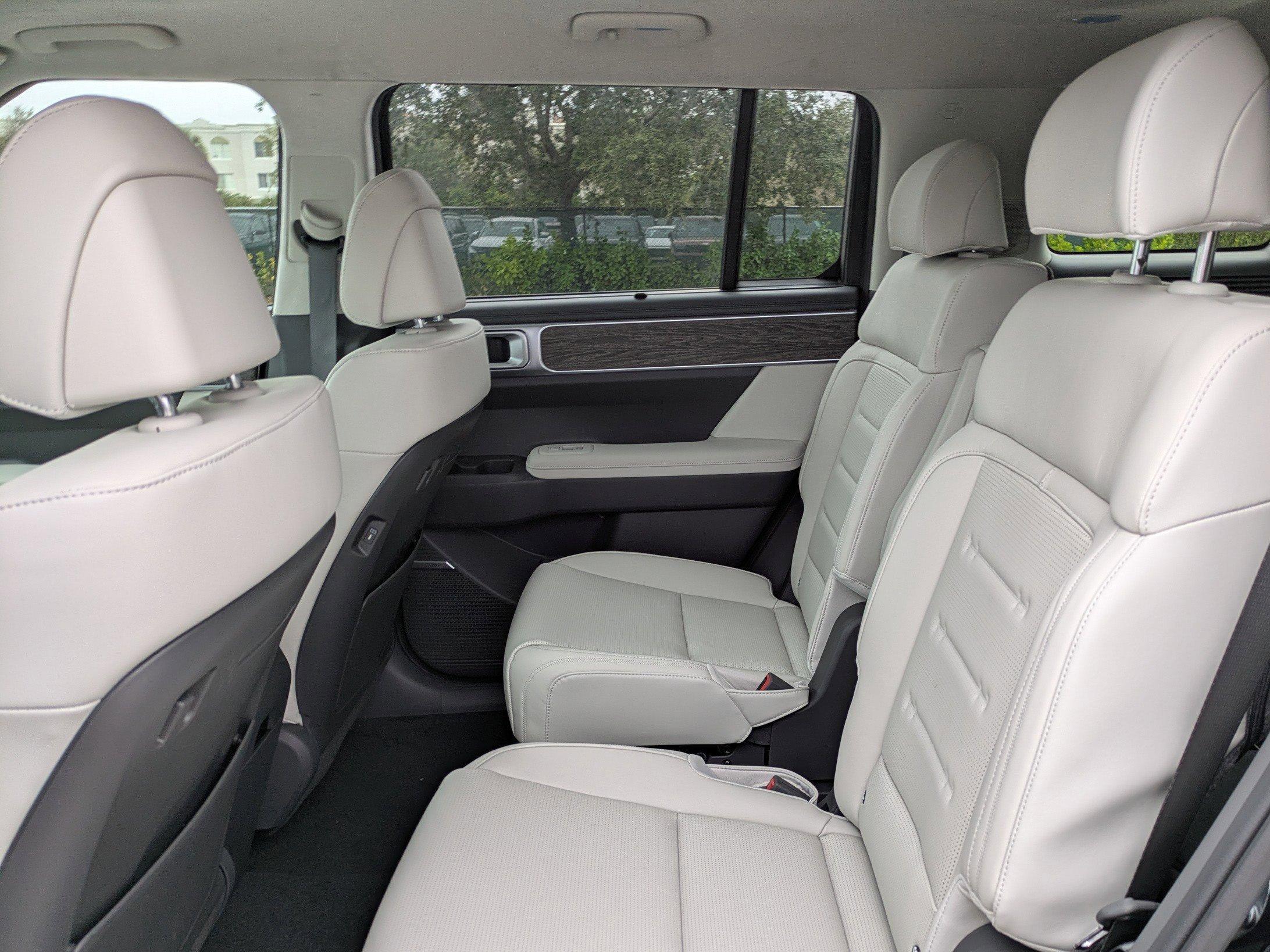 Hyundai Santa Fe Hybrid Calligraphy Front Wheel Drive Sport Utility - Thumbnail 14