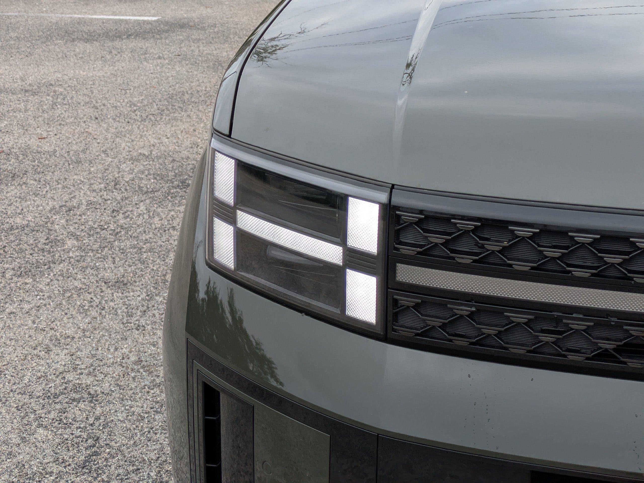 Hyundai Santa Fe Hybrid Calligraphy Front Wheel Drive Sport Utility - Thumbnail 8