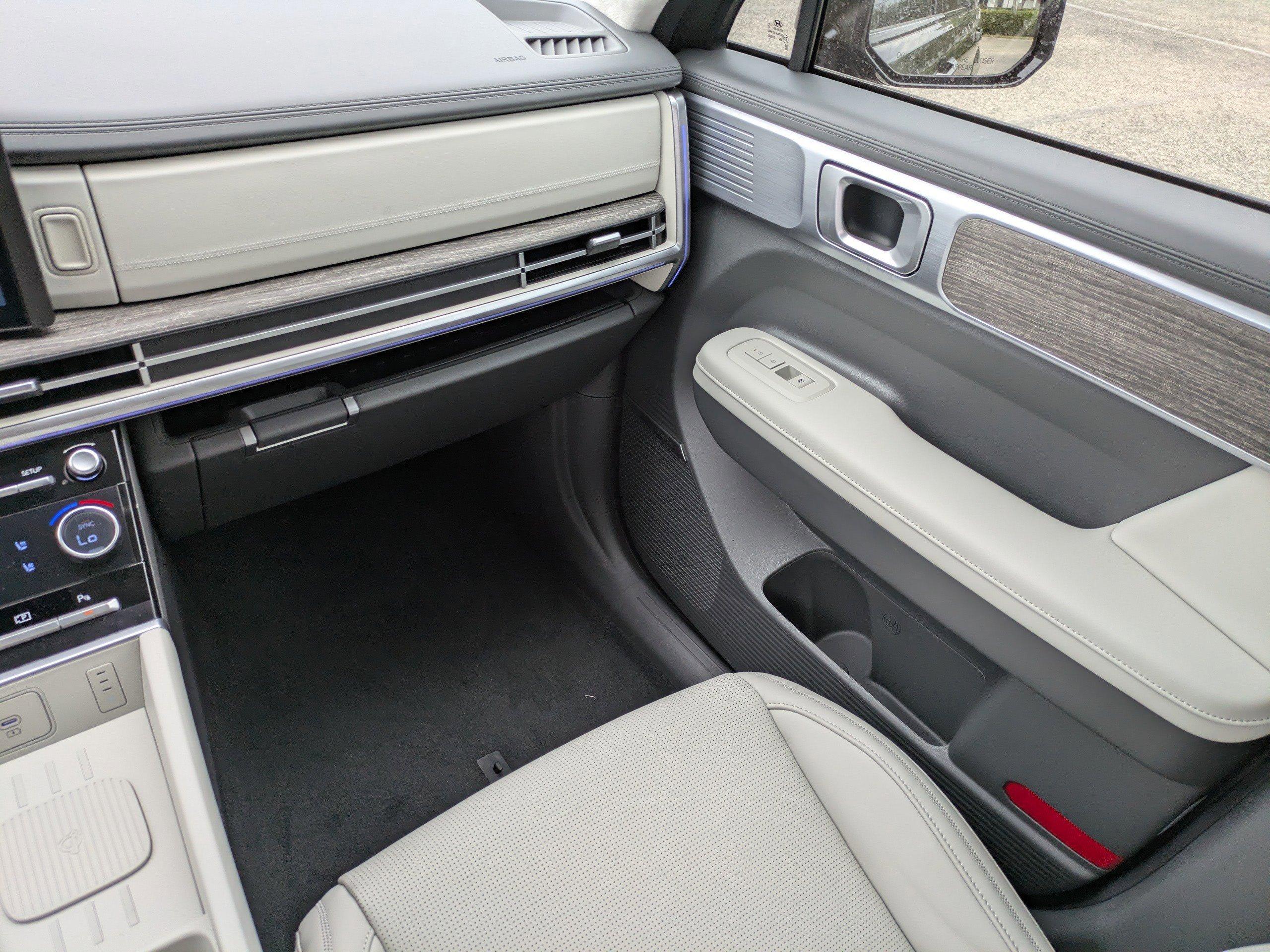 Hyundai Santa Fe Hybrid Calligraphy Front Wheel Drive Sport Utility - Thumbnail 13