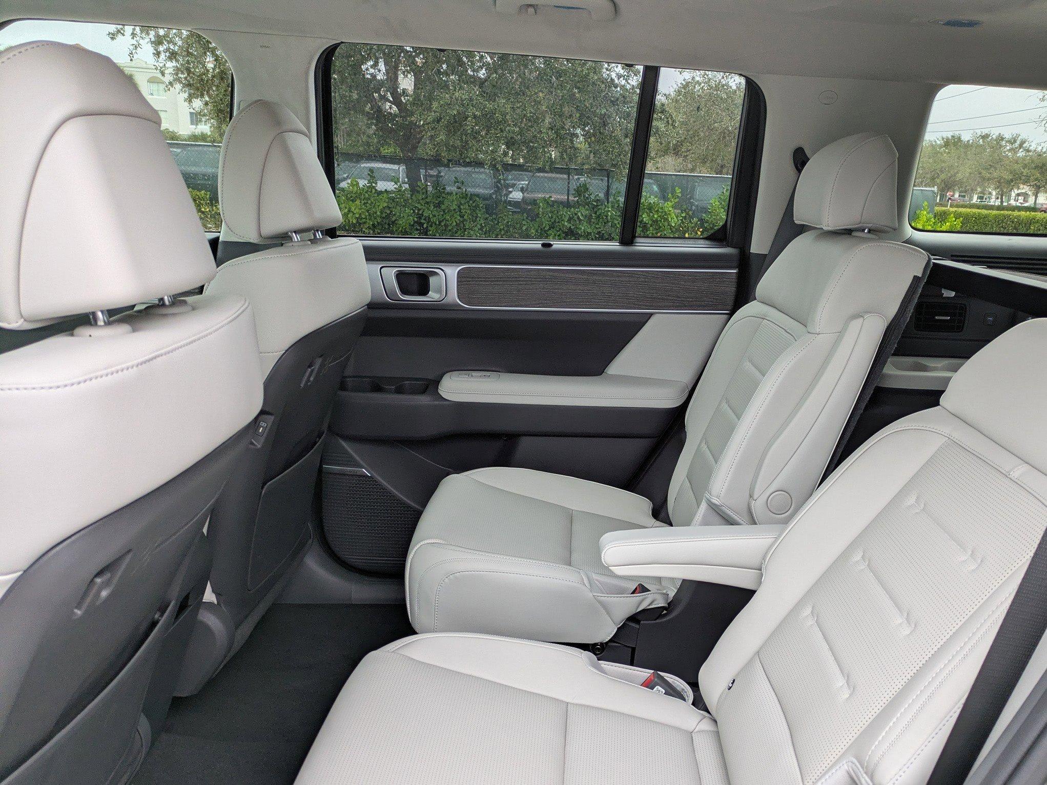 Hyundai Santa Fe Hybrid Calligraphy Front Wheel Drive Sport Utility - Thumbnail 16