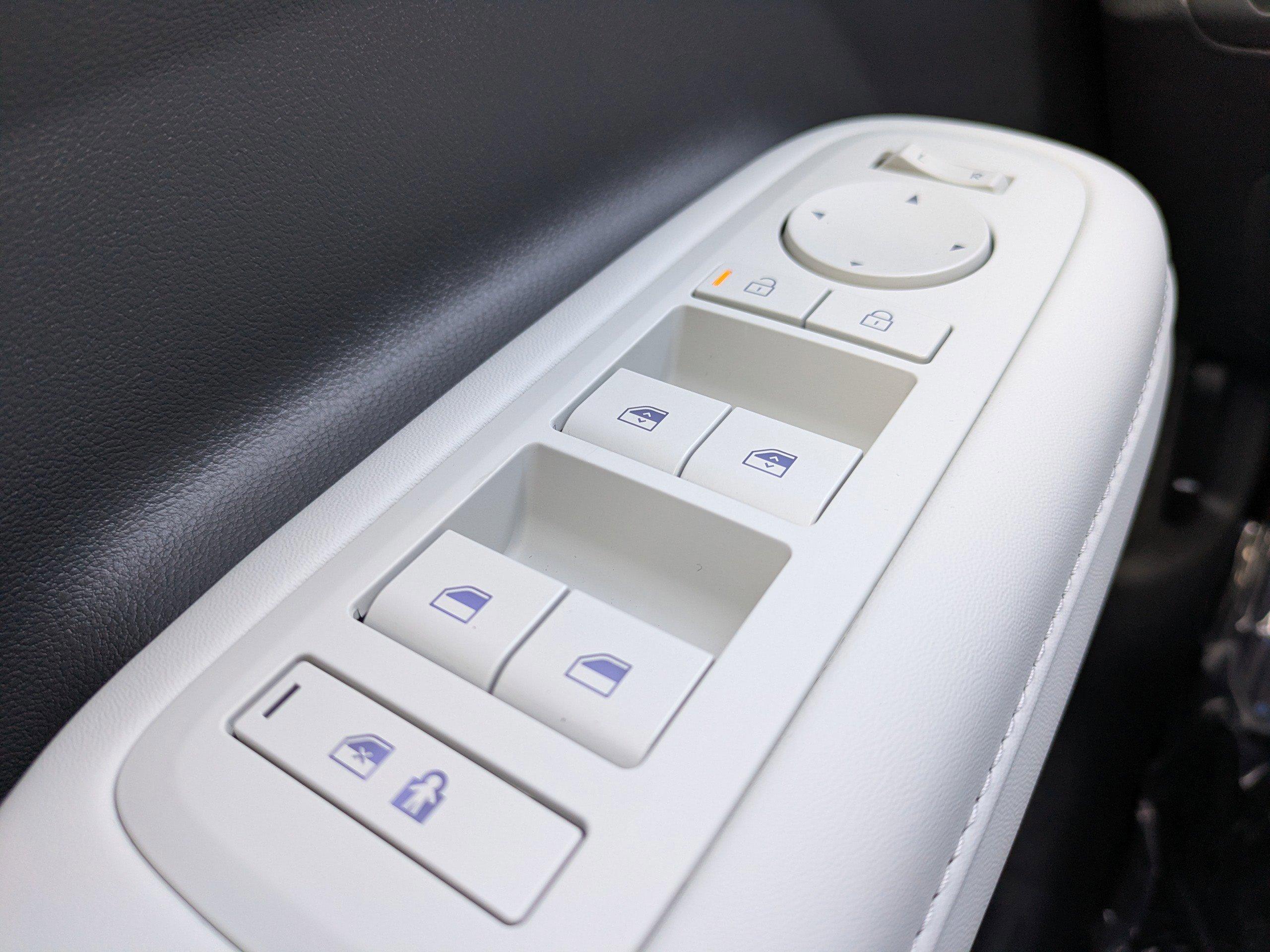 Hyundai Santa Fe Hybrid Sel Front Wheel Drive Sport Utility - Thumbnail 20