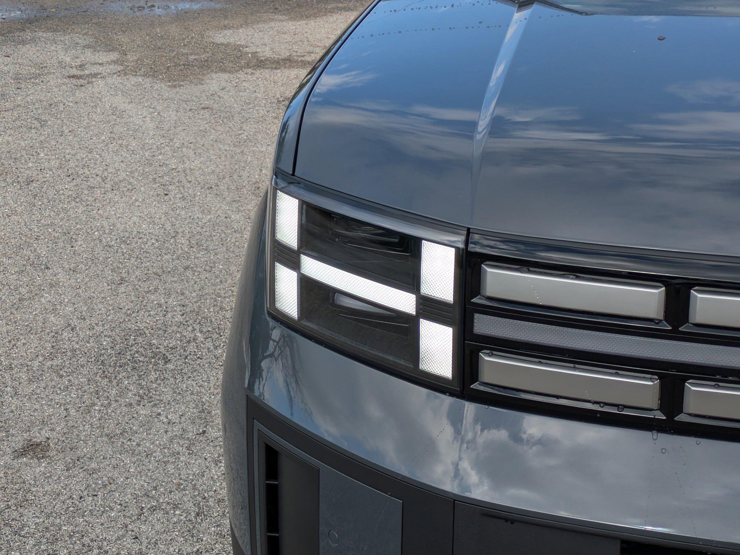 Hyundai Santa Fe Hybrid Se All Wheel Drive Sport Utility - Thumbnail 9