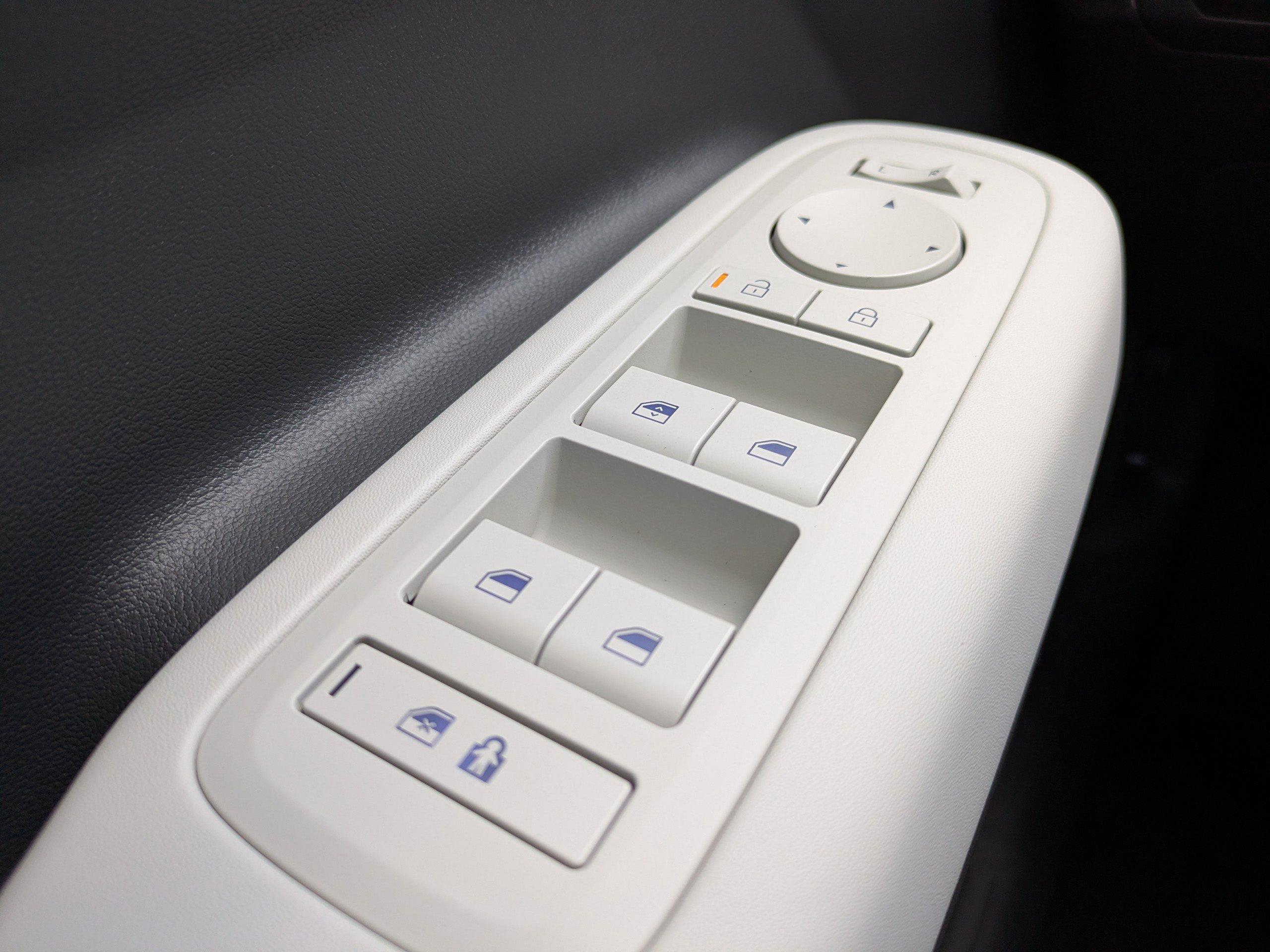 Hyundai Santa Fe Hybrid Se All Wheel Drive Sport Utility - Thumbnail 19