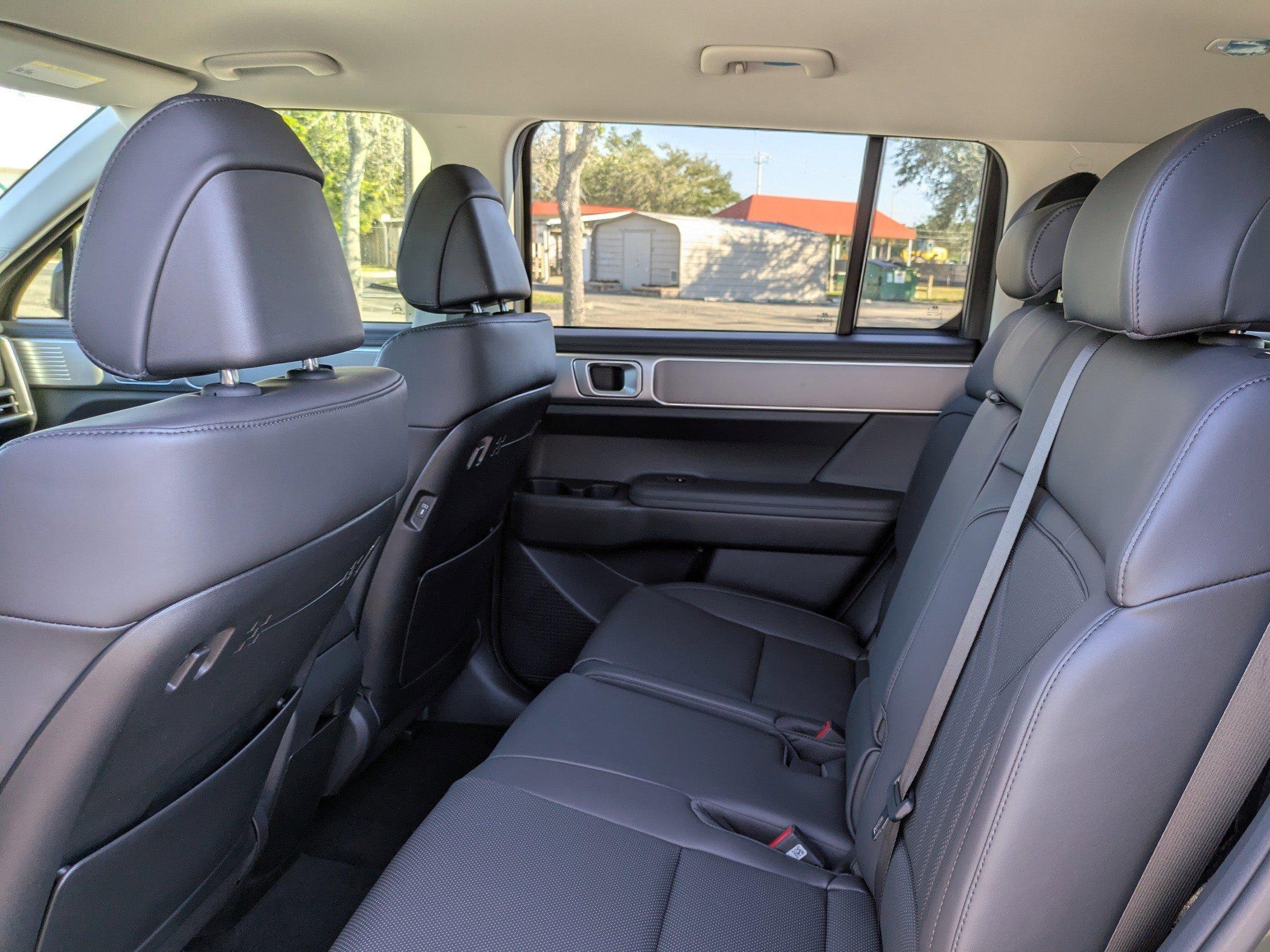 Hyundai Santa Fe Hybrid Sel Front Wheel Drive Sport Utility - Thumbnail 16