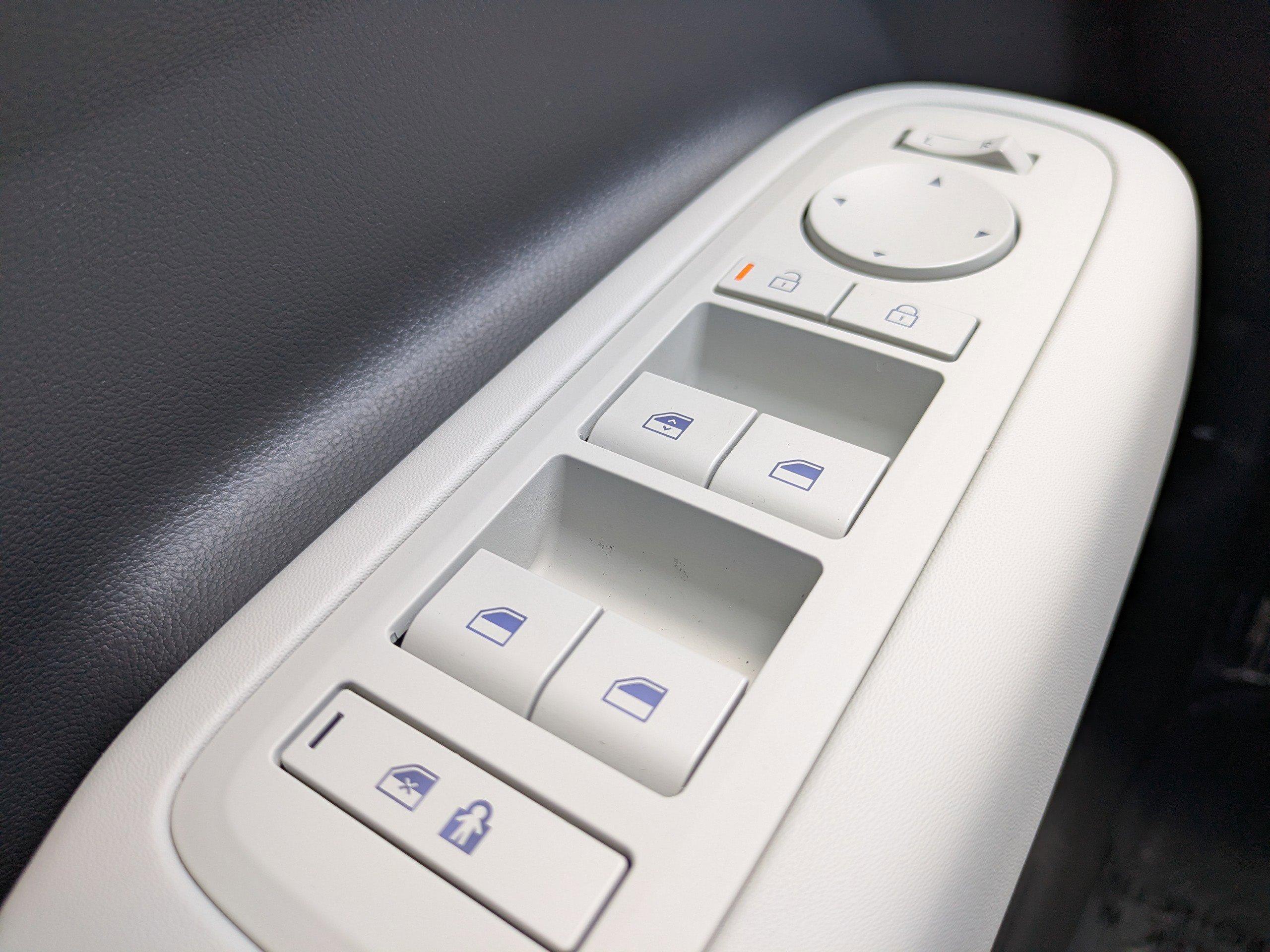 Hyundai Santa Fe Hybrid Se Front Wheel Drive Sport Utility - Thumbnail 17