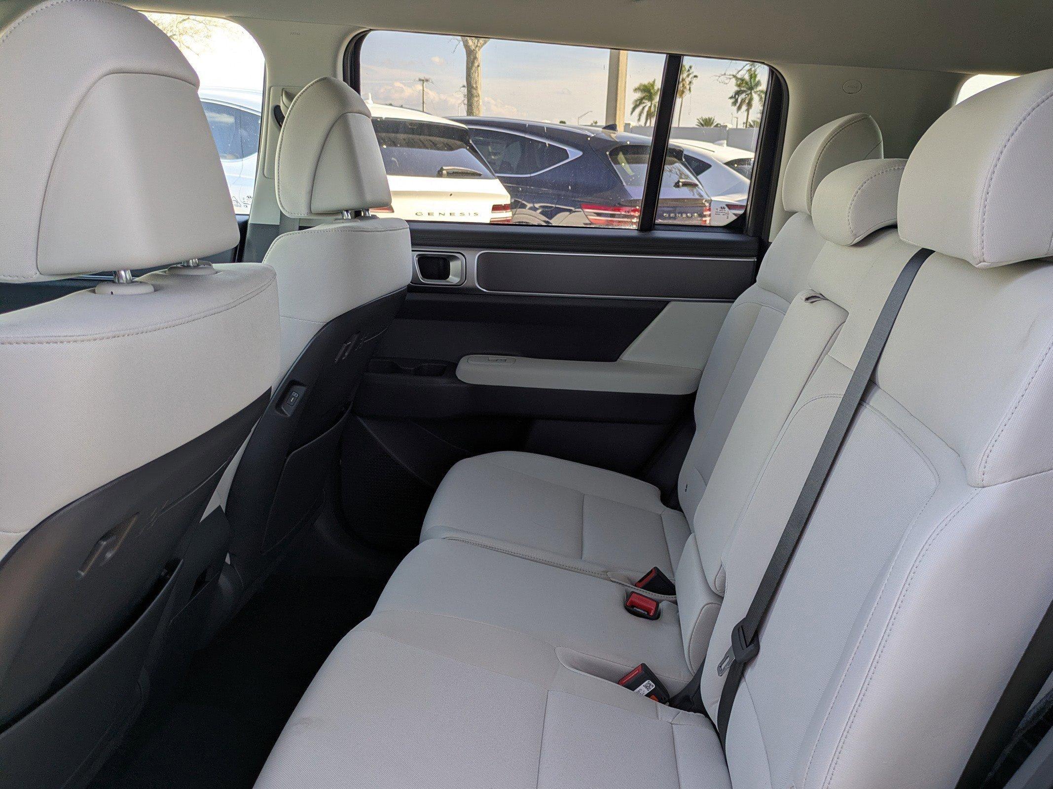 Hyundai Santa Fe Hybrid Se Front Wheel Drive Sport Utility - Thumbnail 15