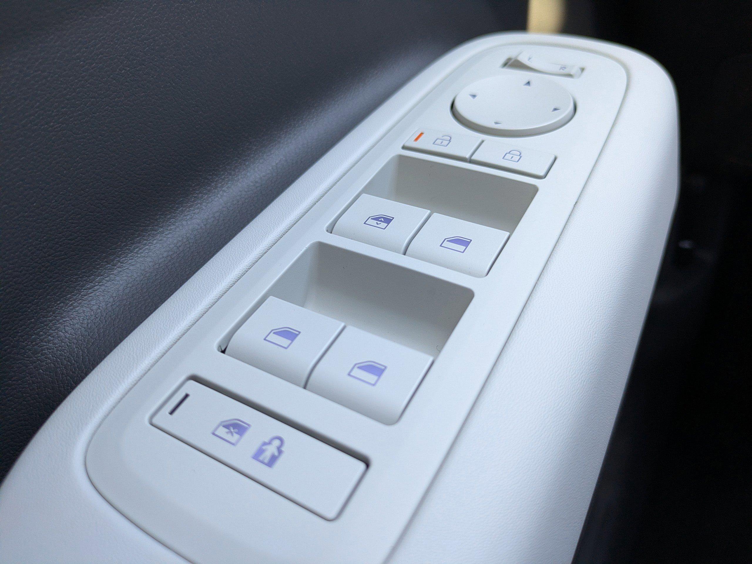 Hyundai Santa Fe Hybrid Se Front Wheel Drive Sport Utility - Thumbnail 18