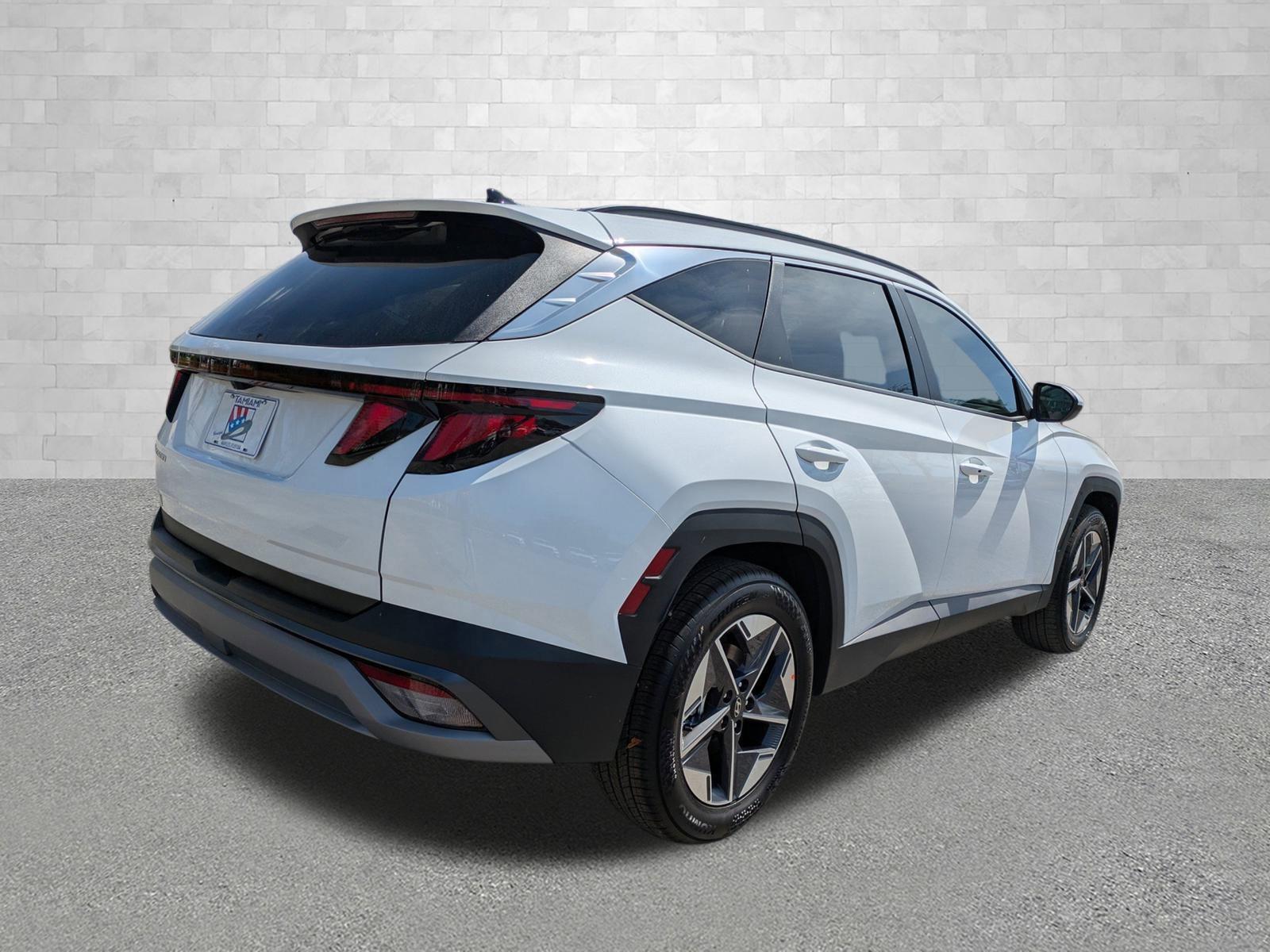 Hyundai Tucson Sel Fwd Front Wheel Drive Sport Utility - Thumbnail 3