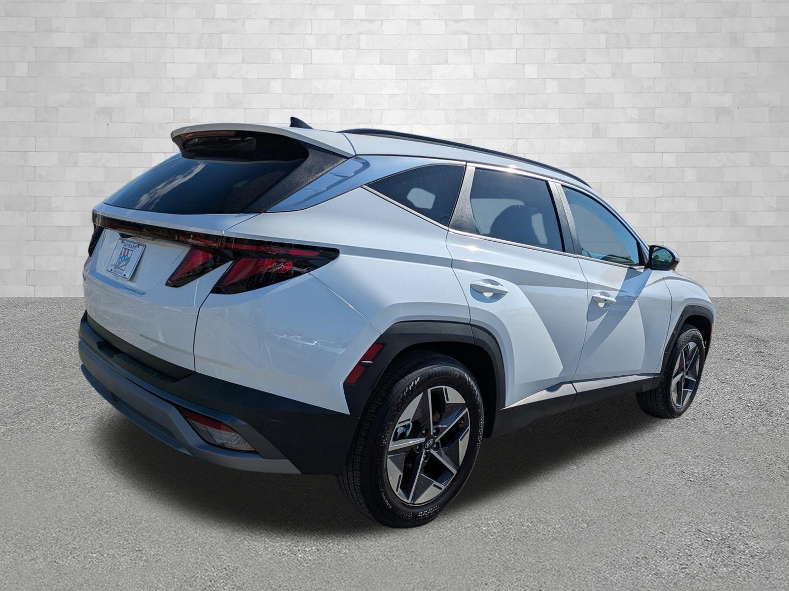 Hyundai Tucson Sel Fwd Front Wheel Drive Sport Utility - Thumbnail 3