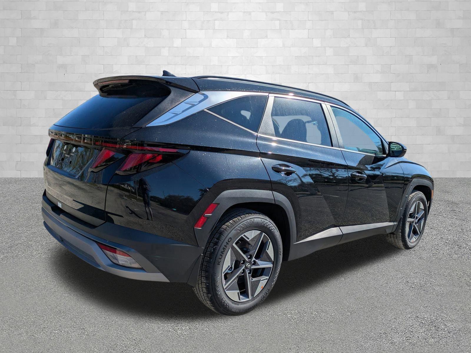 Hyundai Tucson Sel Fwd Front Wheel Drive Sport Utility - Thumbnail 3