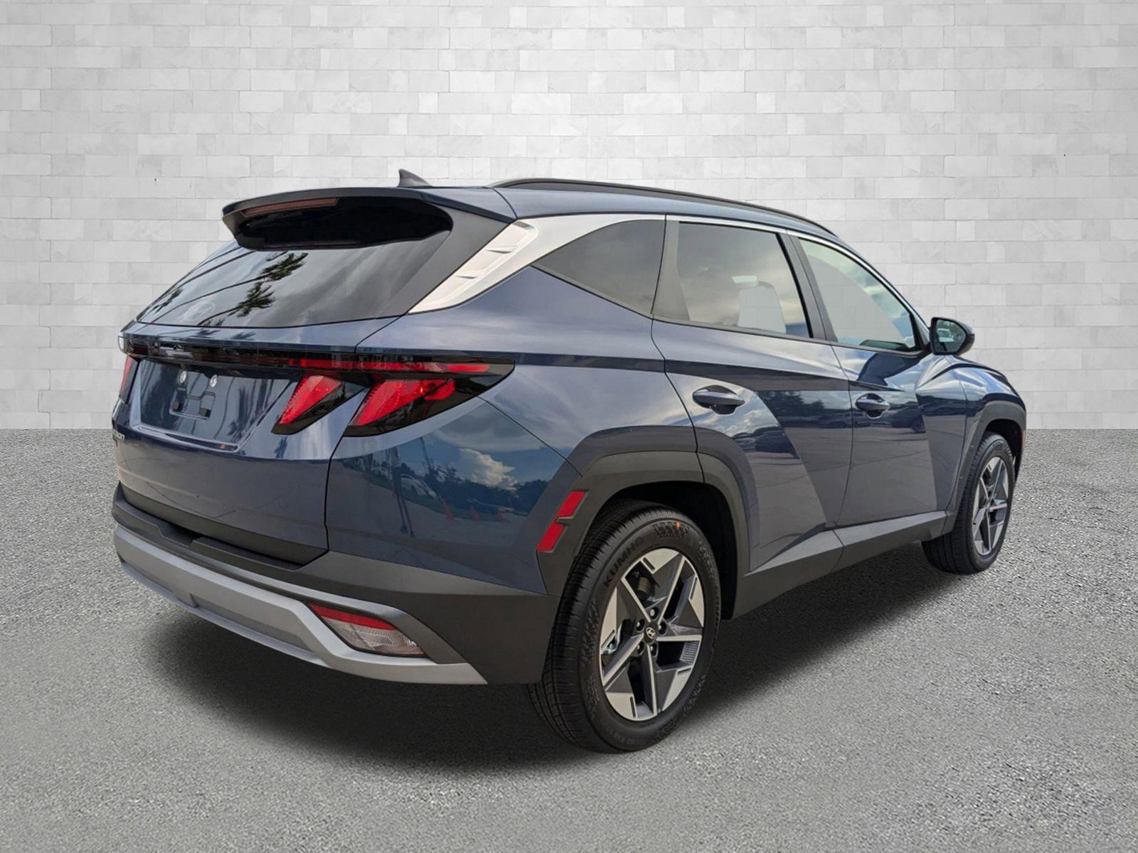 Hyundai Tucson Sel Fwd Front Wheel Drive Sport Utility - Thumbnail 3