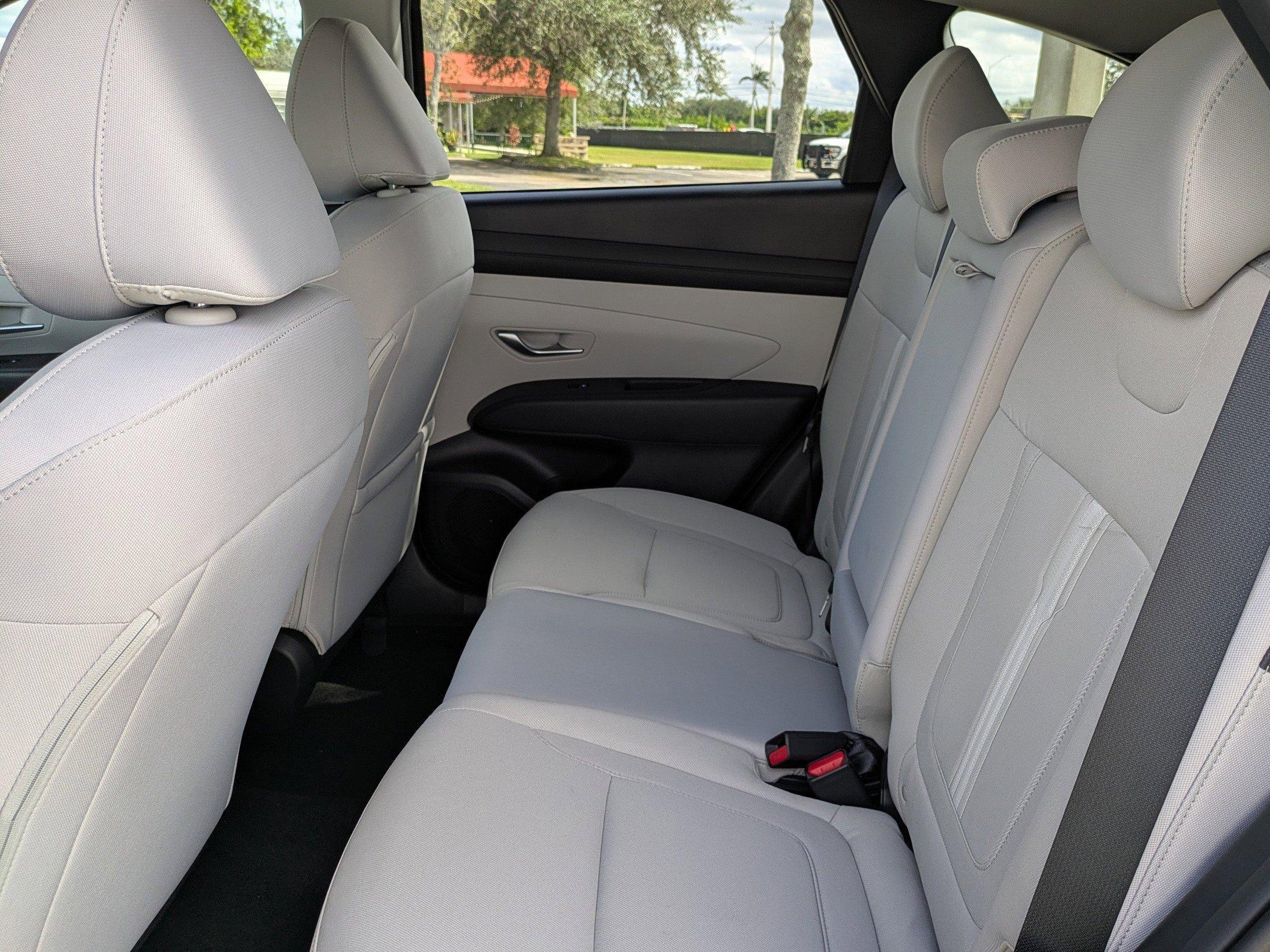 Hyundai Tucson Sel Fwd Front Wheel Drive Sport Utility - Thumbnail 15