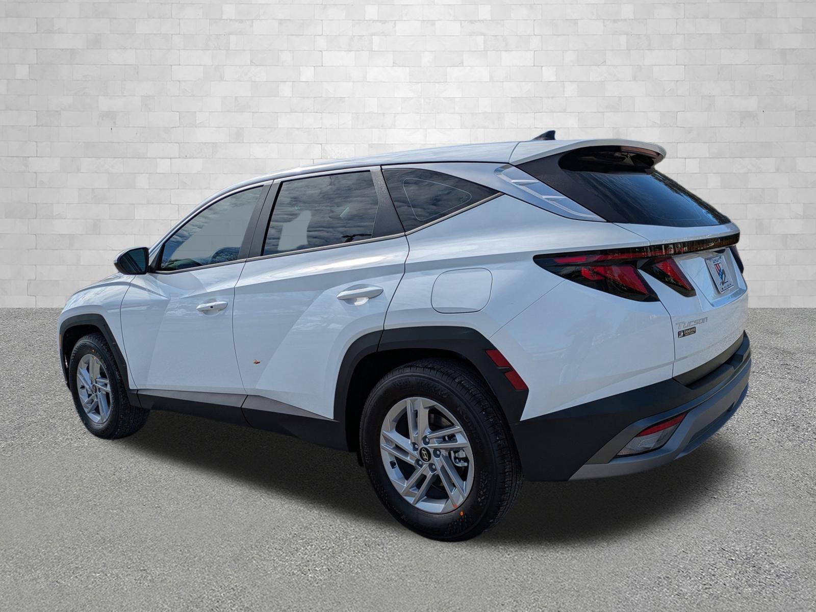 Hyundai Tucson Se Fwd Front Wheel Drive Sport Utility - Thumbnail 5