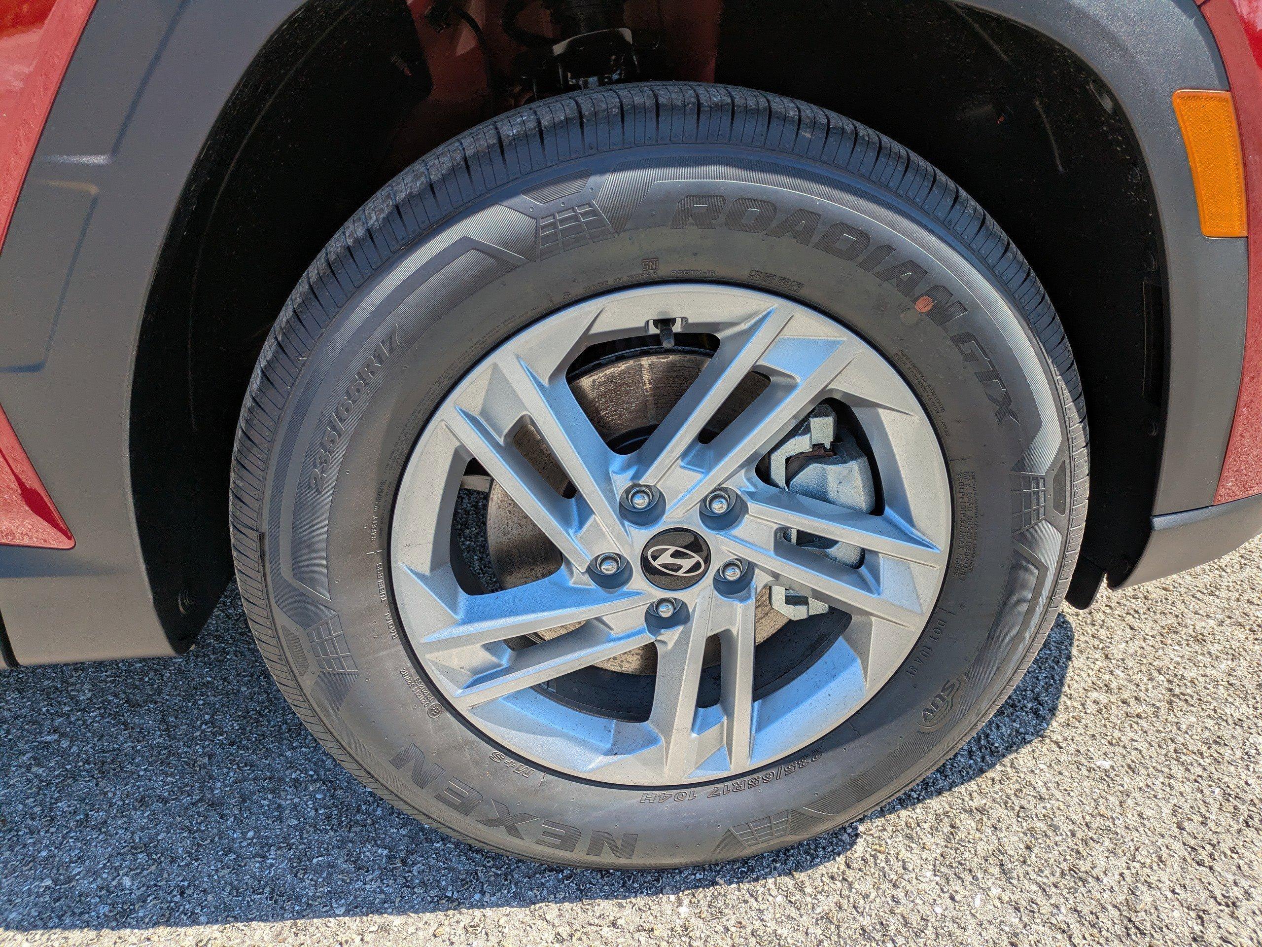 Hyundai Tucson Se Fwd Front Wheel Drive Sport Utility - Thumbnail 9