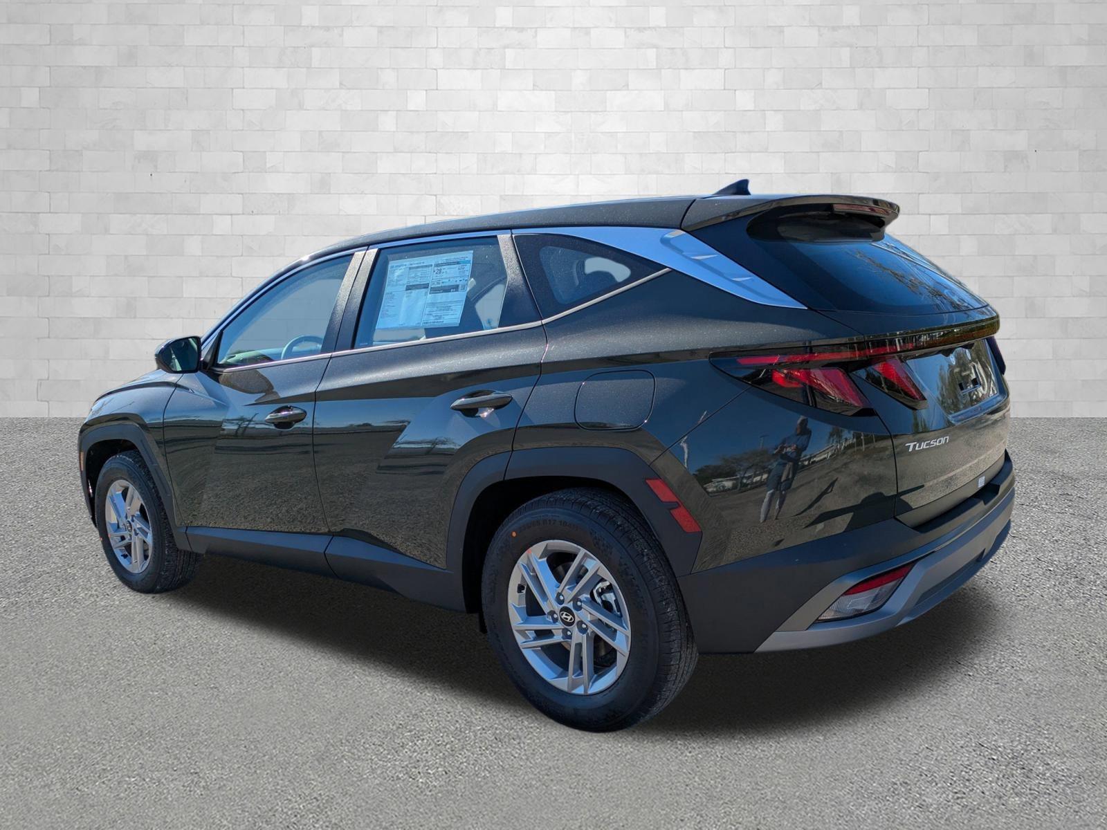 Hyundai Tucson Se Fwd Front Wheel Drive Sport Utility - Thumbnail 5