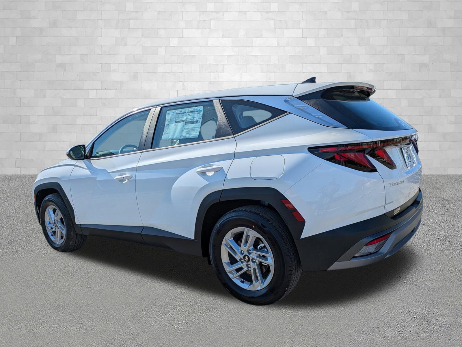 Hyundai Tucson Se Fwd Front Wheel Drive Sport Utility - Thumbnail 5