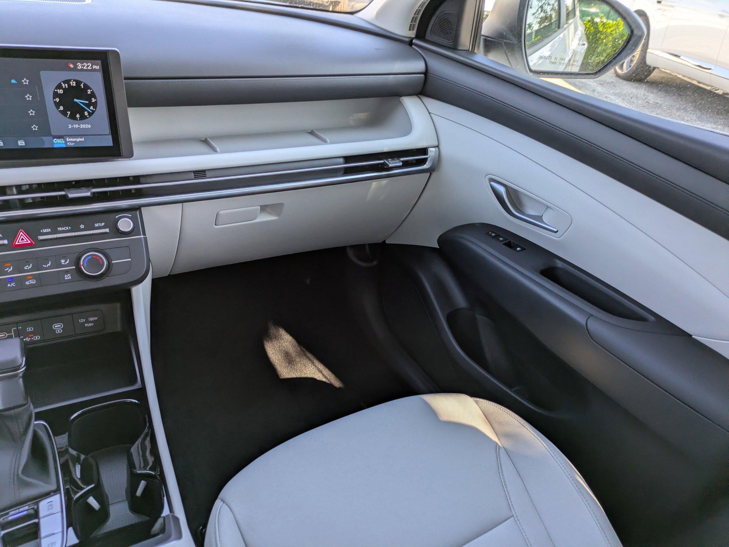 Hyundai Tucson Se Fwd Front Wheel Drive Sport Utility - Thumbnail 12