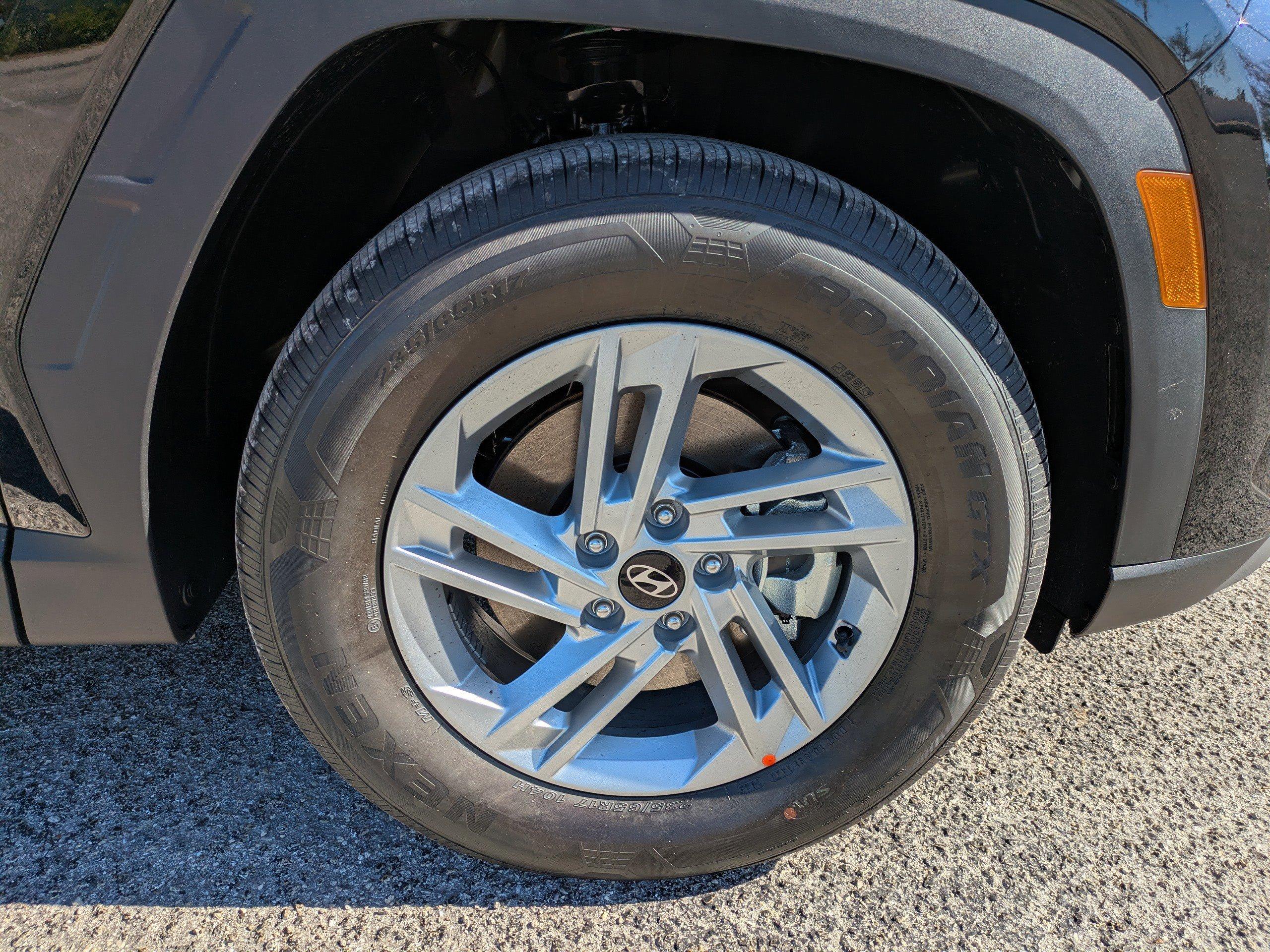 Hyundai Tucson Se Fwd Front Wheel Drive Sport Utility - Thumbnail 9