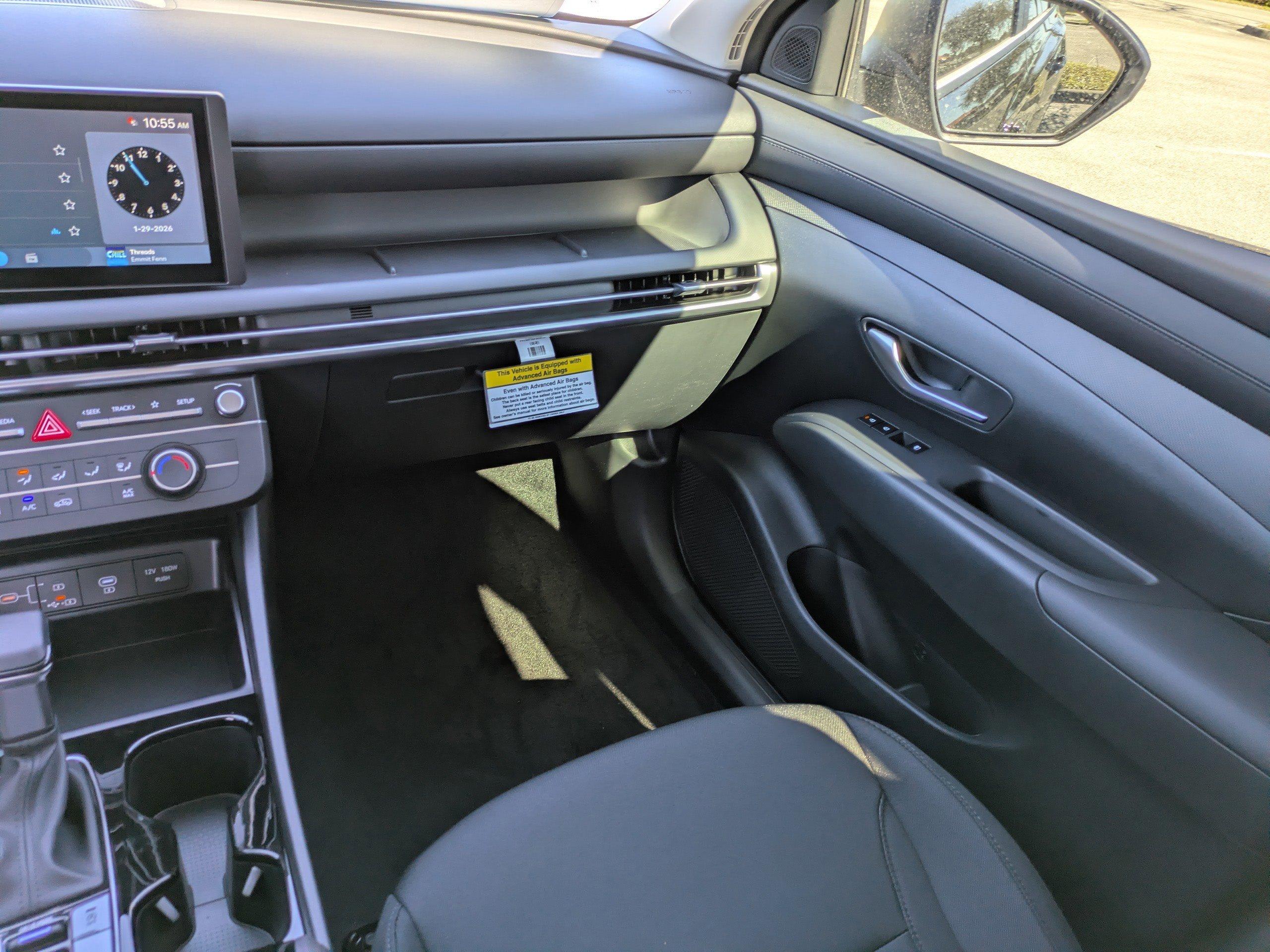 Hyundai Tucson Se Fwd Front Wheel Drive Sport Utility - Thumbnail 12