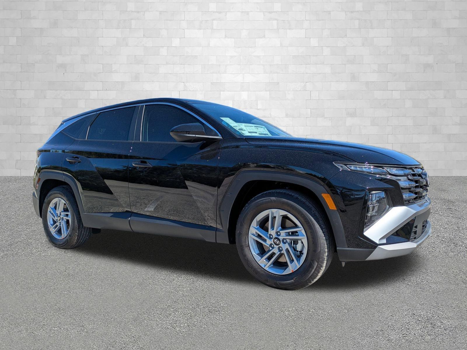 Hyundai Tucson Se Fwd Front Wheel Drive Sport Utility - Thumbnail 2