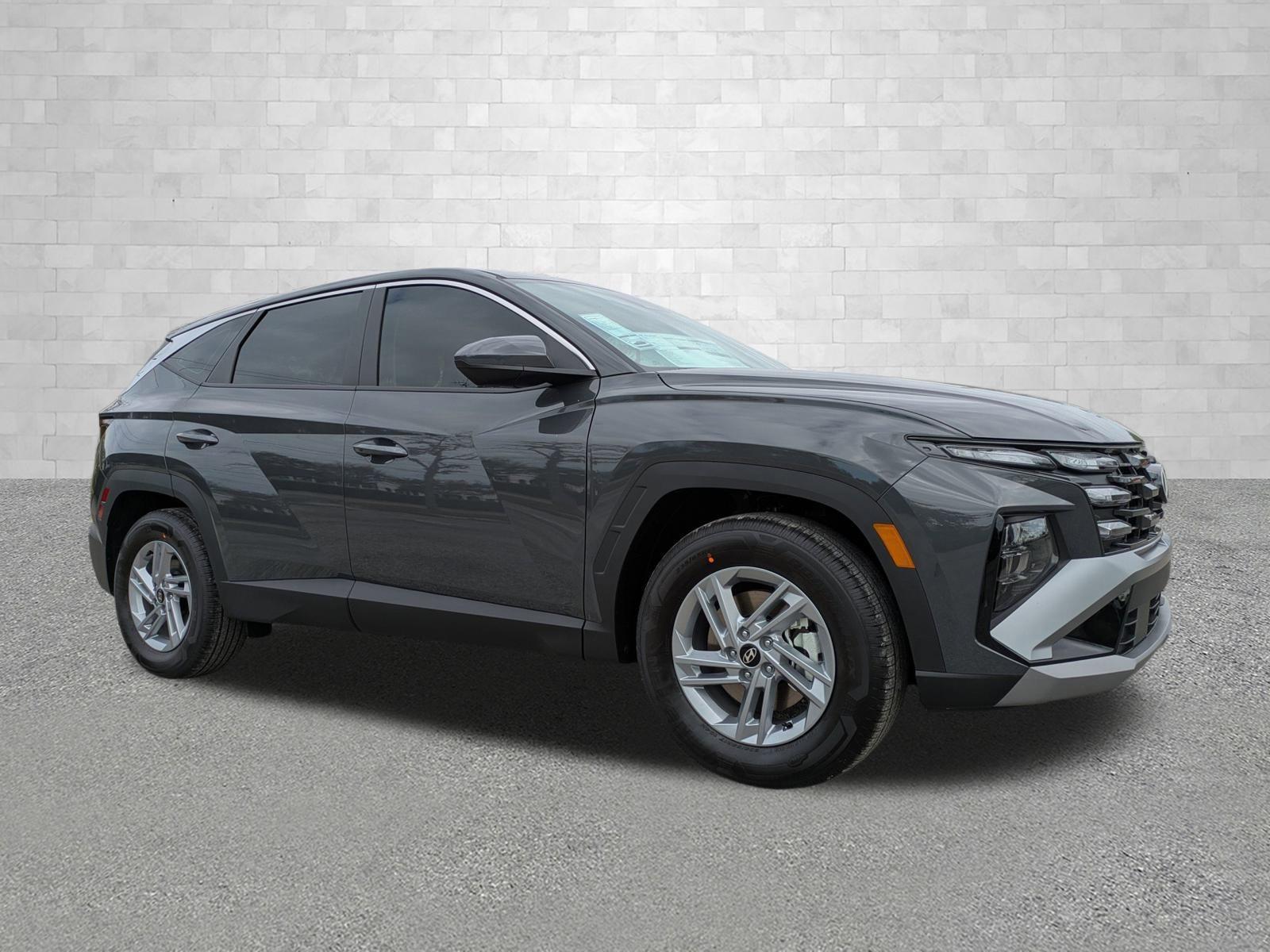 Hyundai Tucson Se Fwd Front Wheel Drive Sport Utility - Thumbnail 2