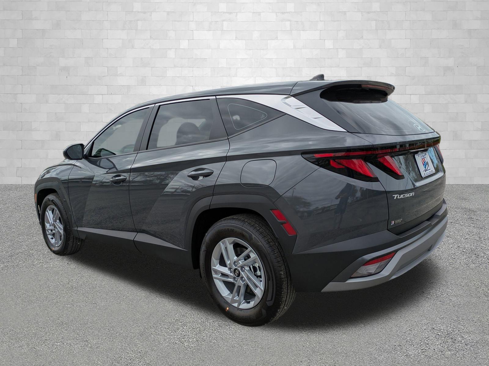 Hyundai Tucson Se Fwd Front Wheel Drive Sport Utility - Thumbnail 5