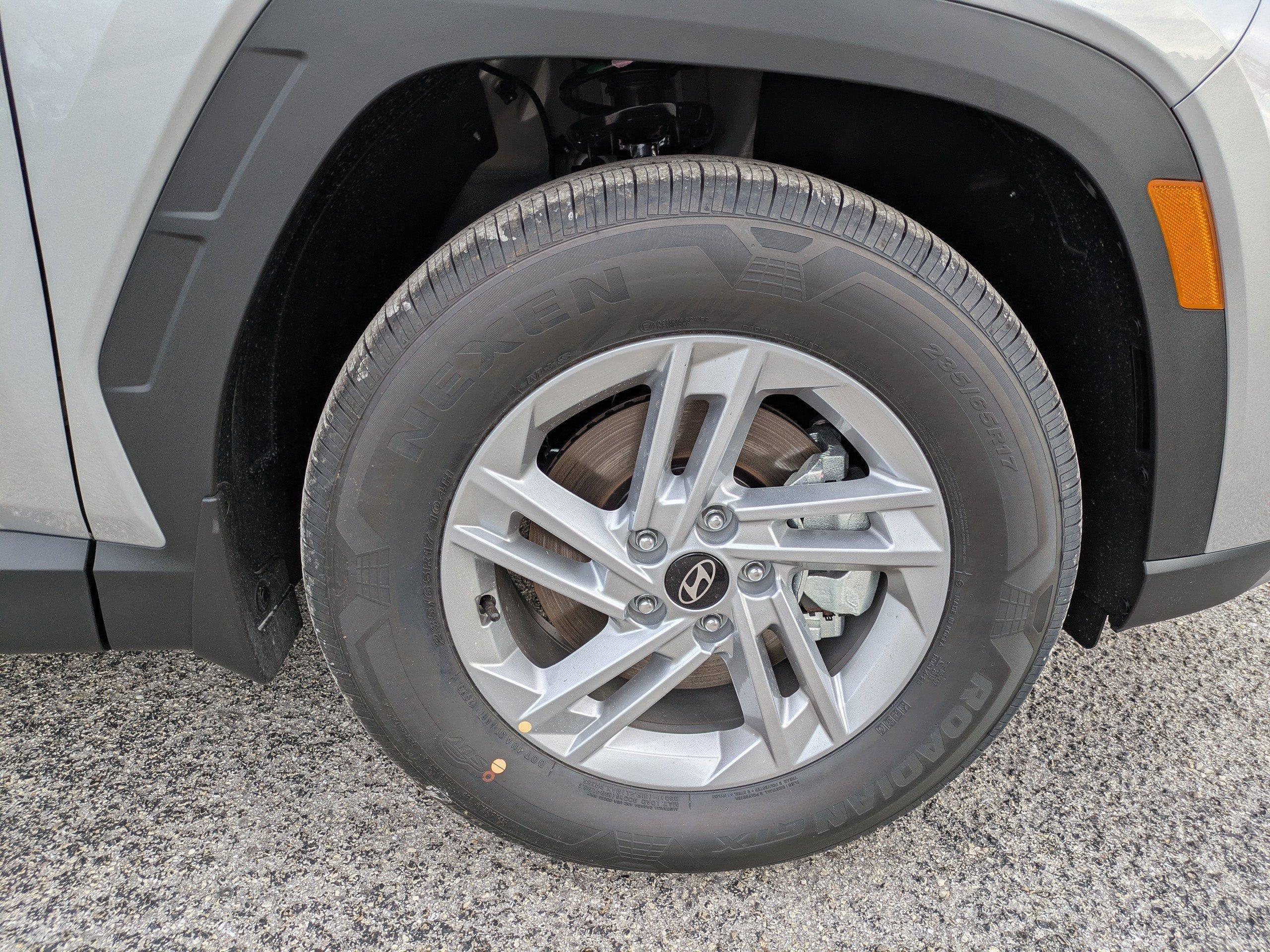 Hyundai Tucson Se Fwd Front Wheel Drive Sport Utility - Thumbnail 8