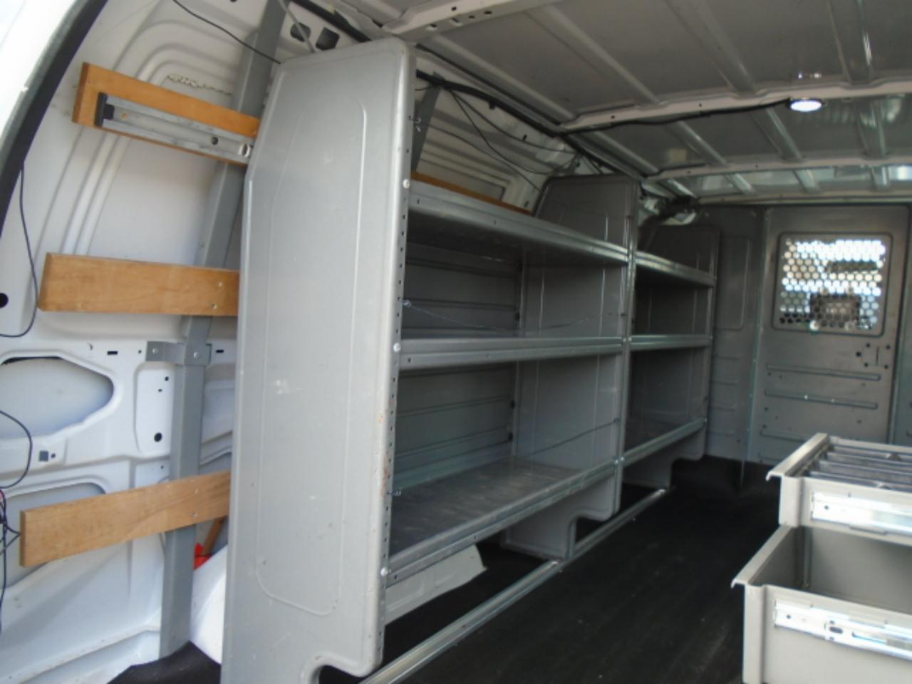 Ford Econoline Cargo Vane-250 Commercial - Thumbnail 14