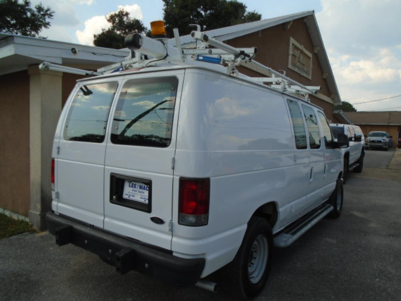 Ford Econoline Cargo Vane-250 Commercial - Thumbnail 2