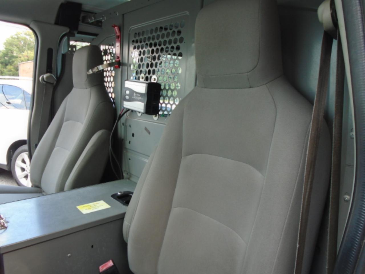 Ford Econoline Cargo Vane-250 Commercial - Thumbnail 19