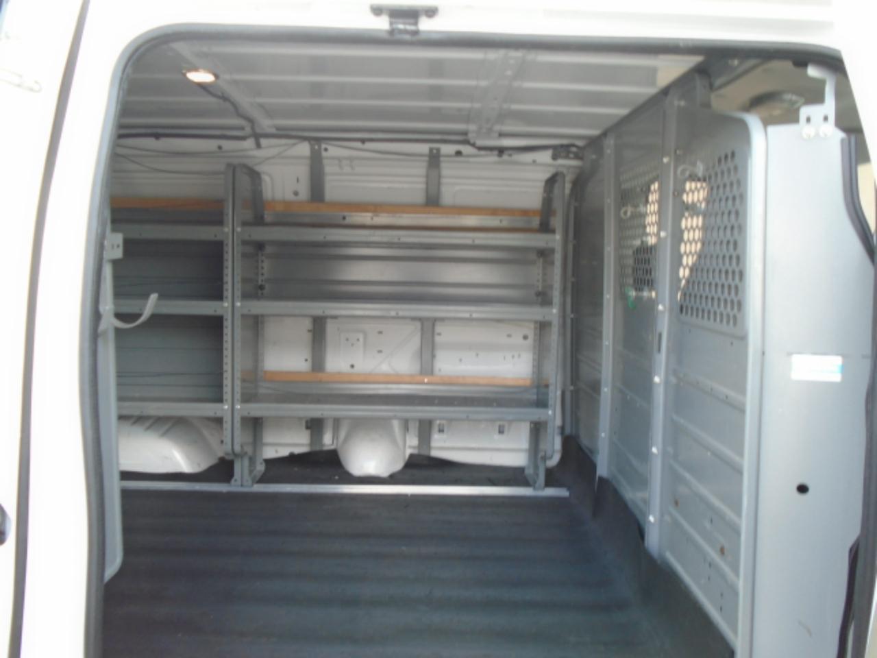 Ford Econoline Cargo Vane-250 Commercial - Thumbnail 11