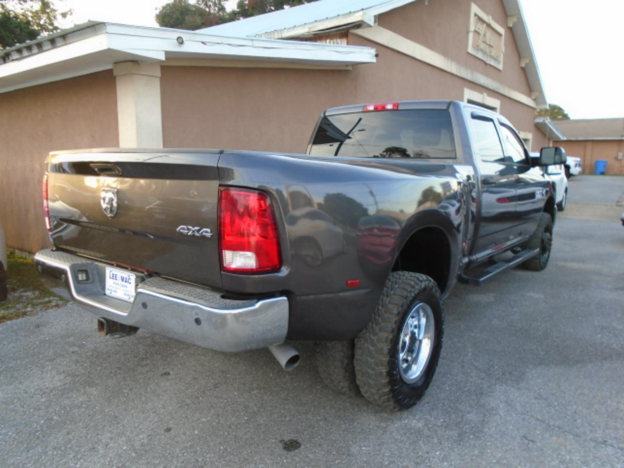 Ram 3500Tradesman 4X4 Crew Cab 8' Box - Thumbnail 6