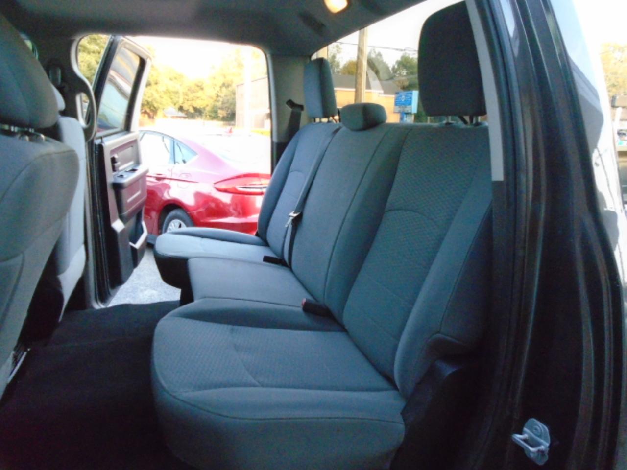 Ram 3500Tradesman 4X4 Crew Cab 8' Box - Thumbnail 9