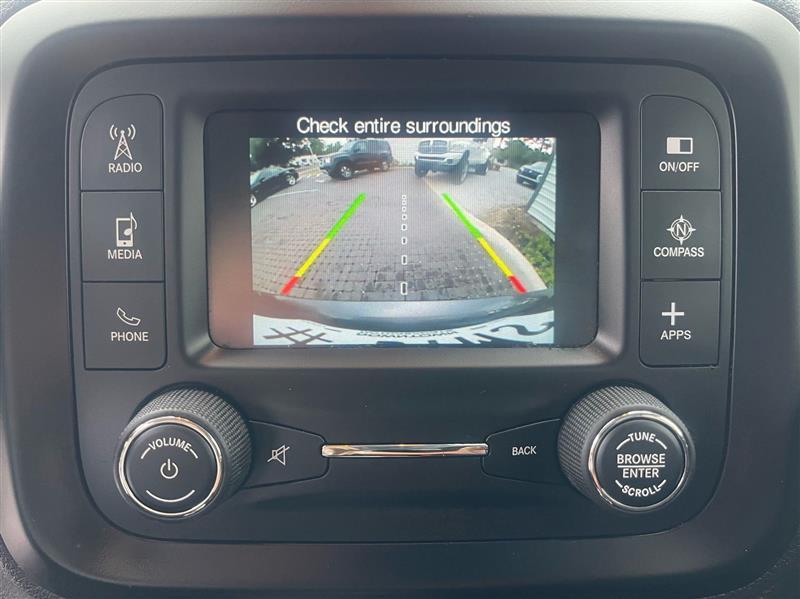 Jeep Renegade - Thumbnail 8