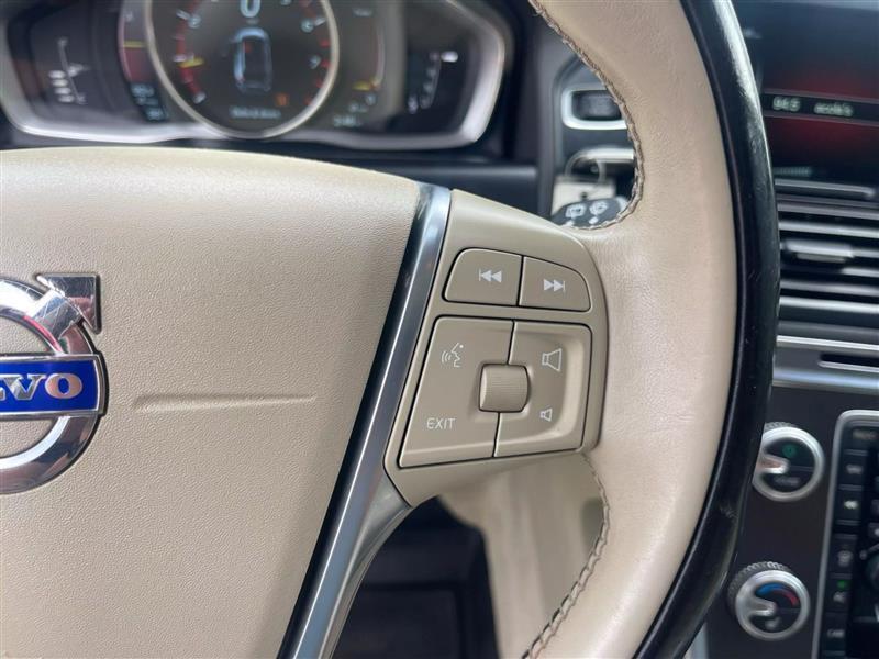 Volvo Xc60 - Thumbnail 15