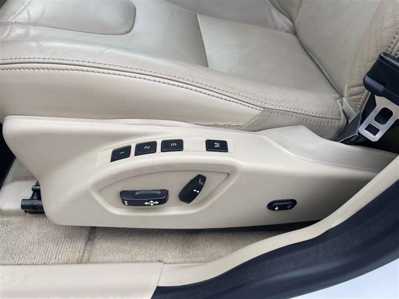 Volvo Xc60 - Thumbnail 11