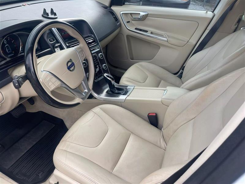 Volvo Xc60 - Thumbnail 12