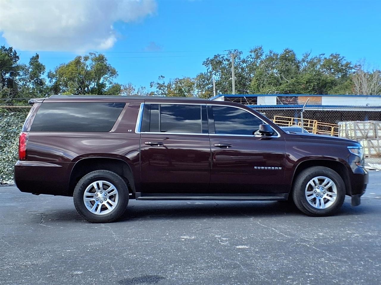 Chevrolet Suburbanlt 2Wd - Thumbnail 3