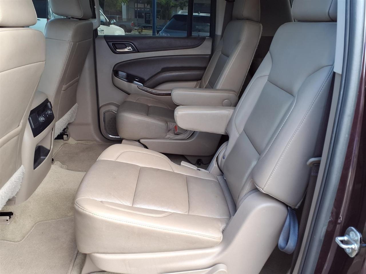 Chevrolet Suburbanlt 2Wd - Thumbnail 12