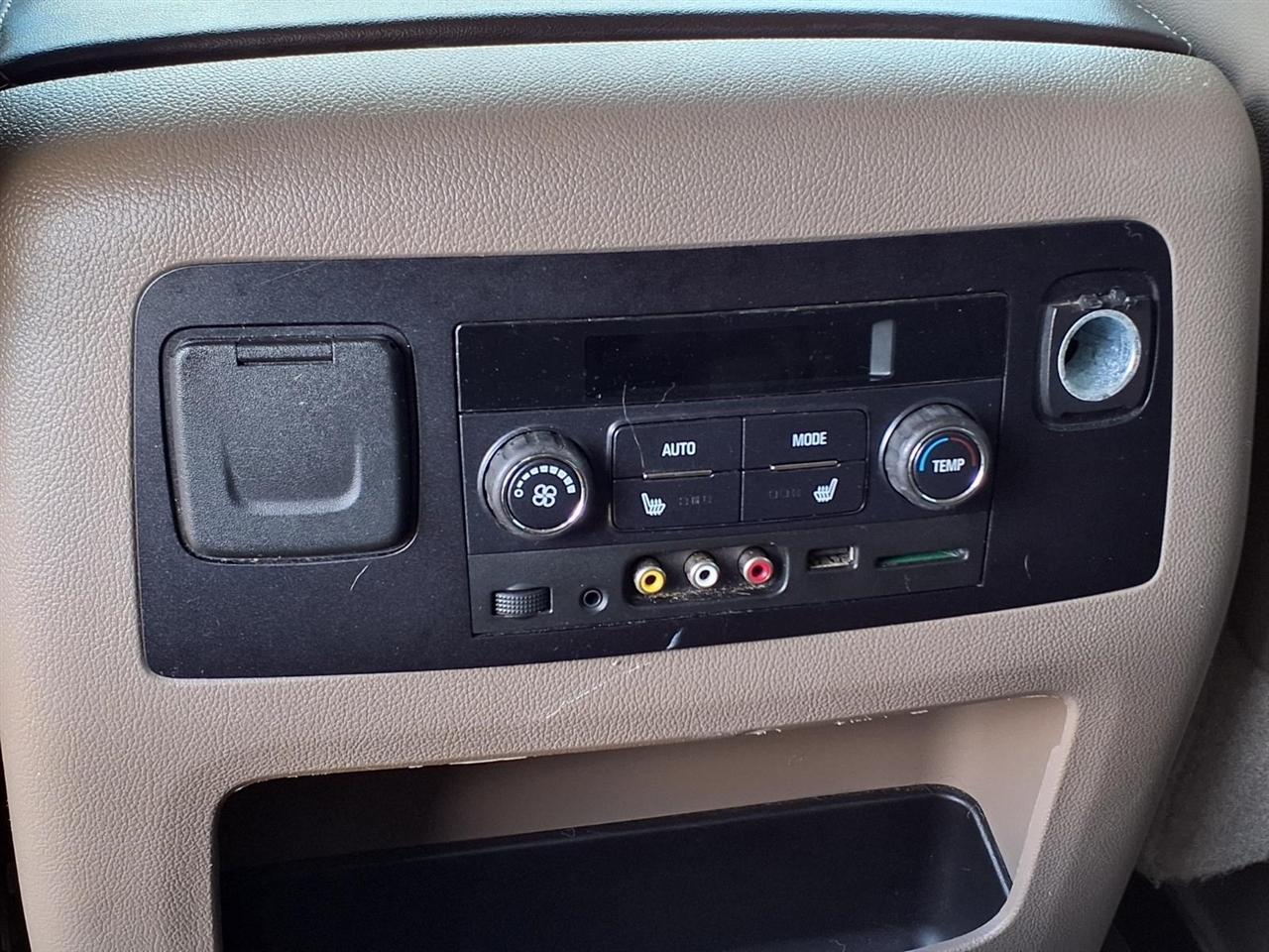 Chevrolet Tahoe - Thumbnail 15