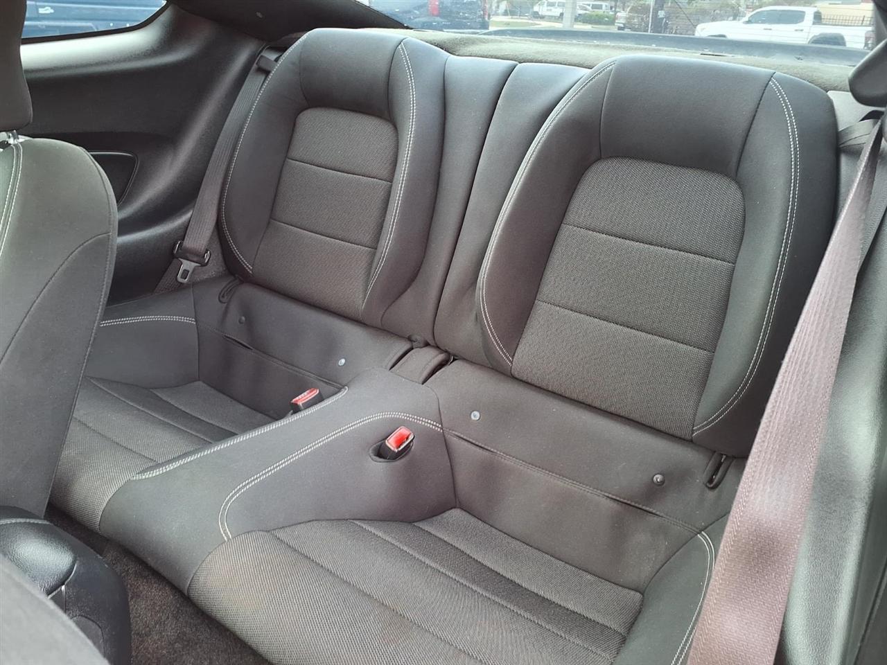 Ford Mustang - Thumbnail 10