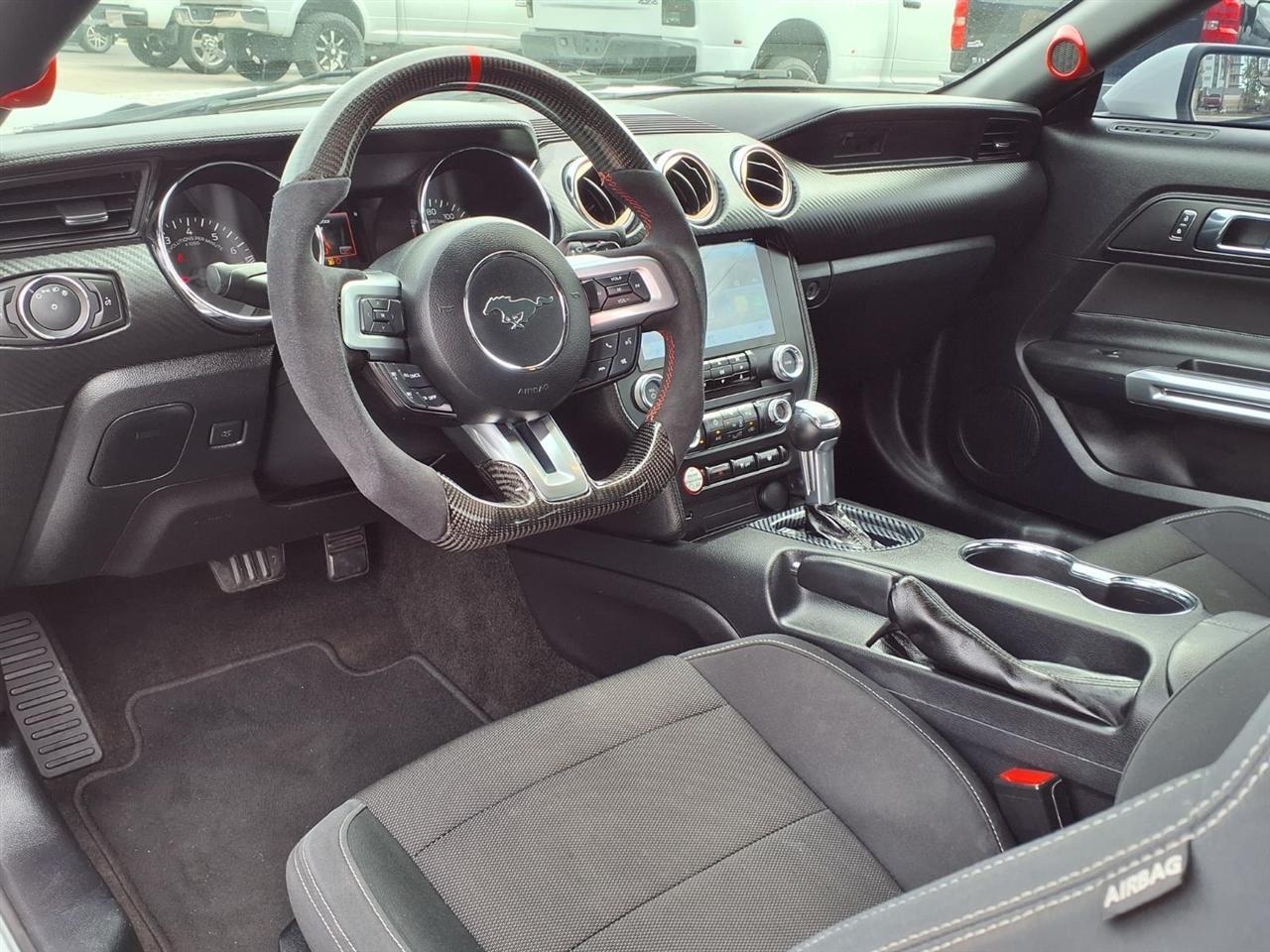 Ford Mustang - Thumbnail 5