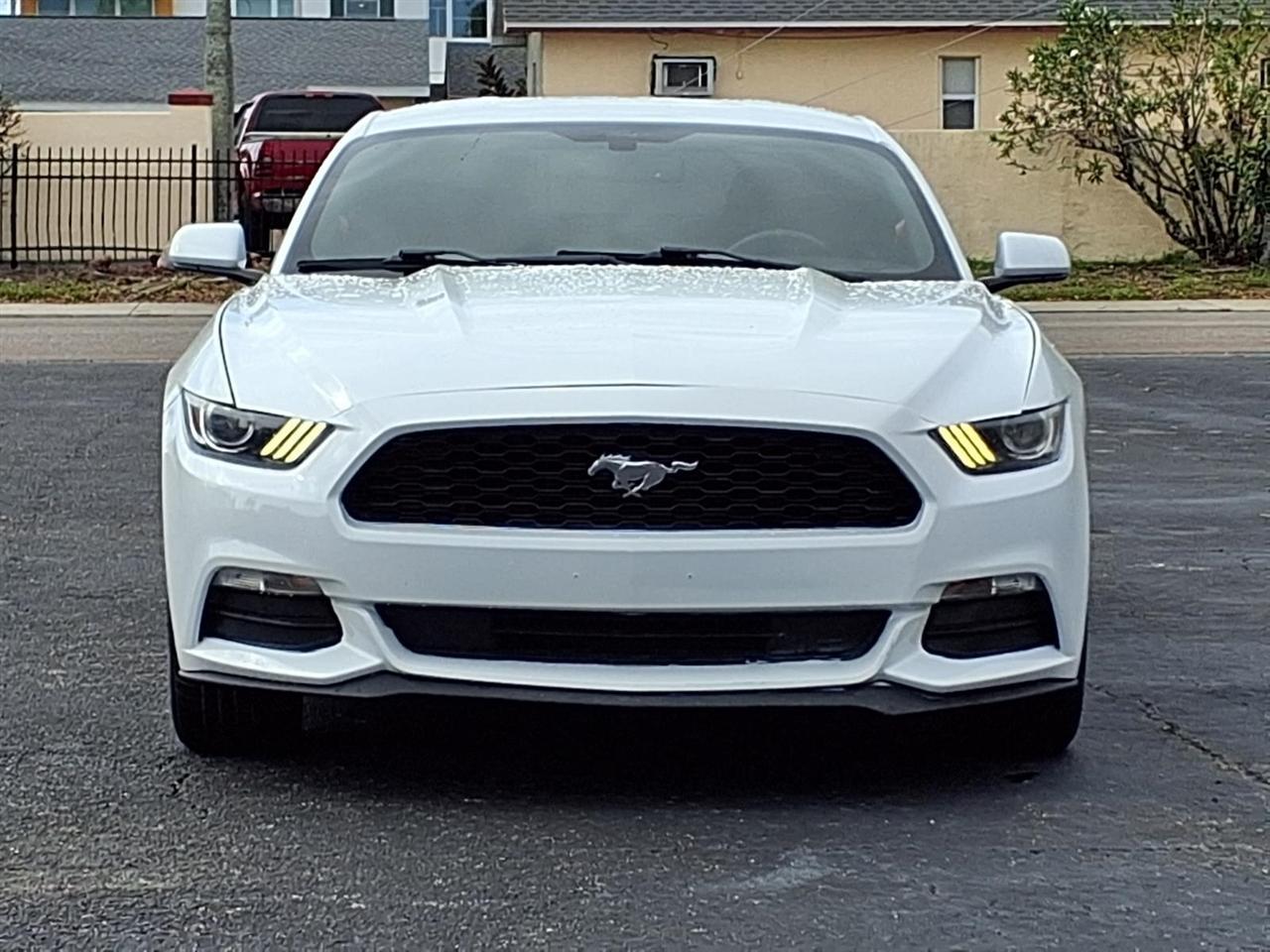 Ford Mustang - Thumbnail 2