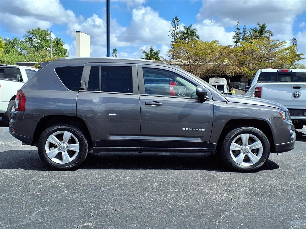 Jeep Compass - Thumbnail 3