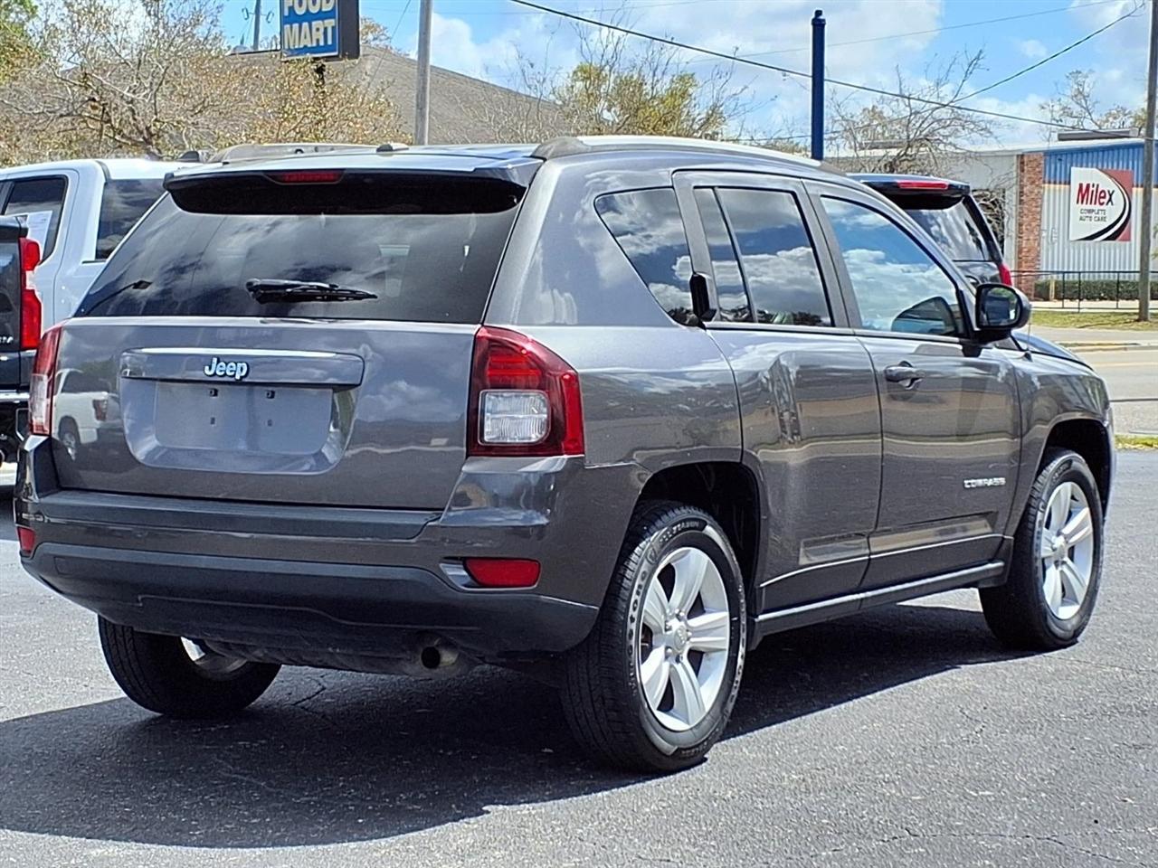 Jeep Compass - Thumbnail 4