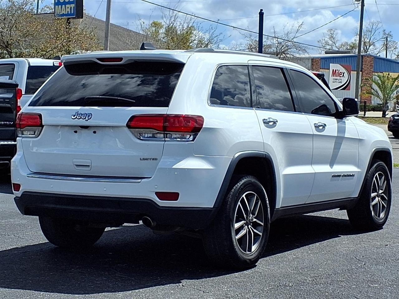 Jeep Grand Cherokee - Thumbnail 4