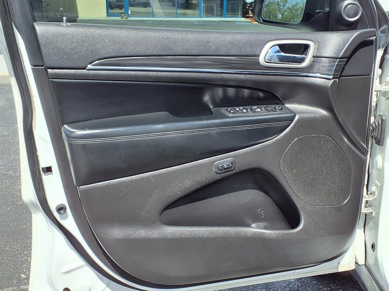 Jeep Grand Cherokee - Thumbnail 11