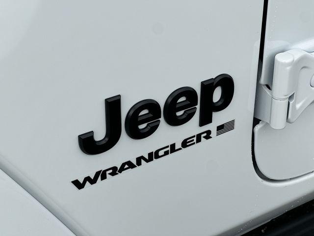 Jeep Wrangler Sahara With Navigation & 4Wd - Thumbnail 20
