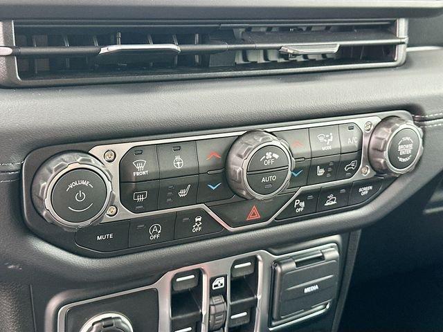 Jeep Wrangler Sahara With Navigation & 4Wd - Thumbnail 12